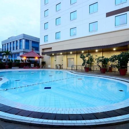 ג'קרטה Grand Cempaka Business Hotel מראה חיצוני תמונה