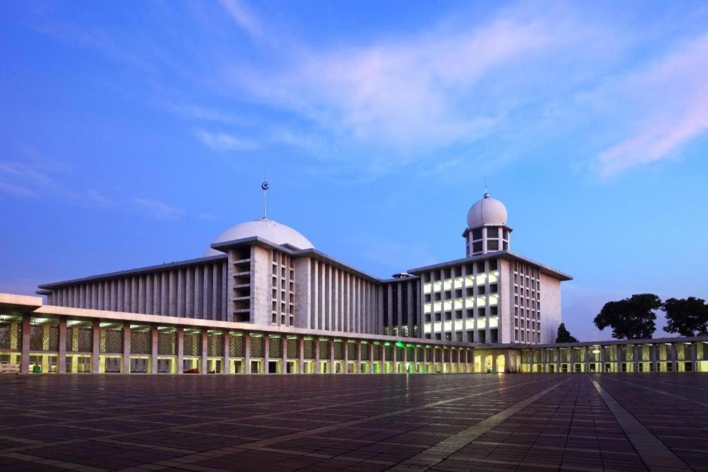 ג'קרטה Grand Cempaka Business Hotel מראה חיצוני תמונה