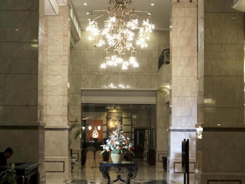 ג'קרטה Grand Cempaka Business Hotel מראה חיצוני תמונה
