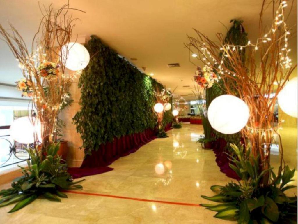 ג'קרטה Grand Cempaka Business Hotel מראה חיצוני תמונה